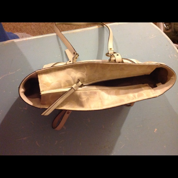 Coach - Picture 8 of 8